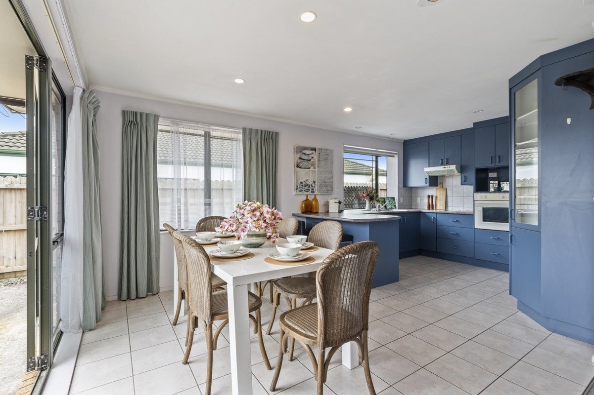 6 Anton Place, Takanini, Auckland - Carousel 2
