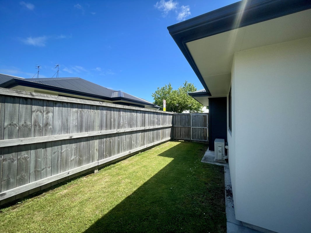 3/2 McNicol Street, Fairfield, Hamilton - Carousel 9