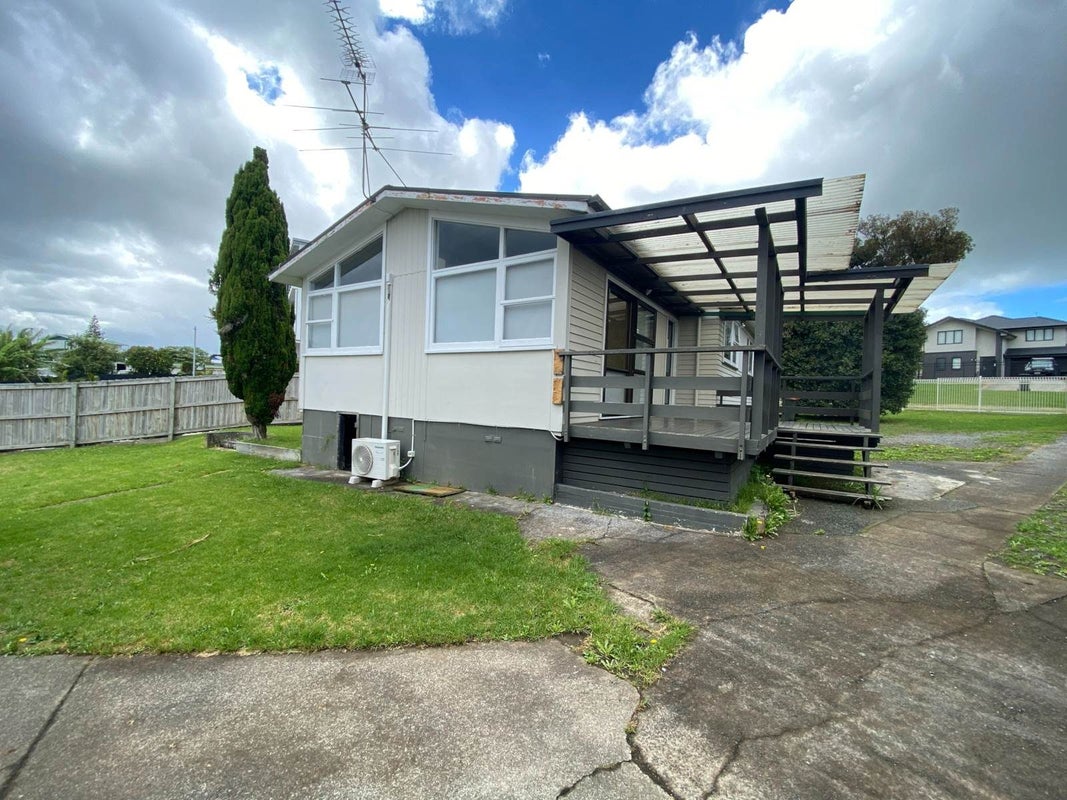 591 Massey Road, Mangere, Auckland - Carousel 2