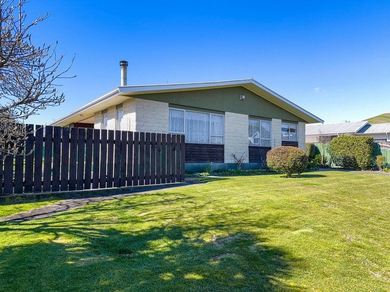 15 Mountain View Road, Witherlea, Blenheim - Carousel 1