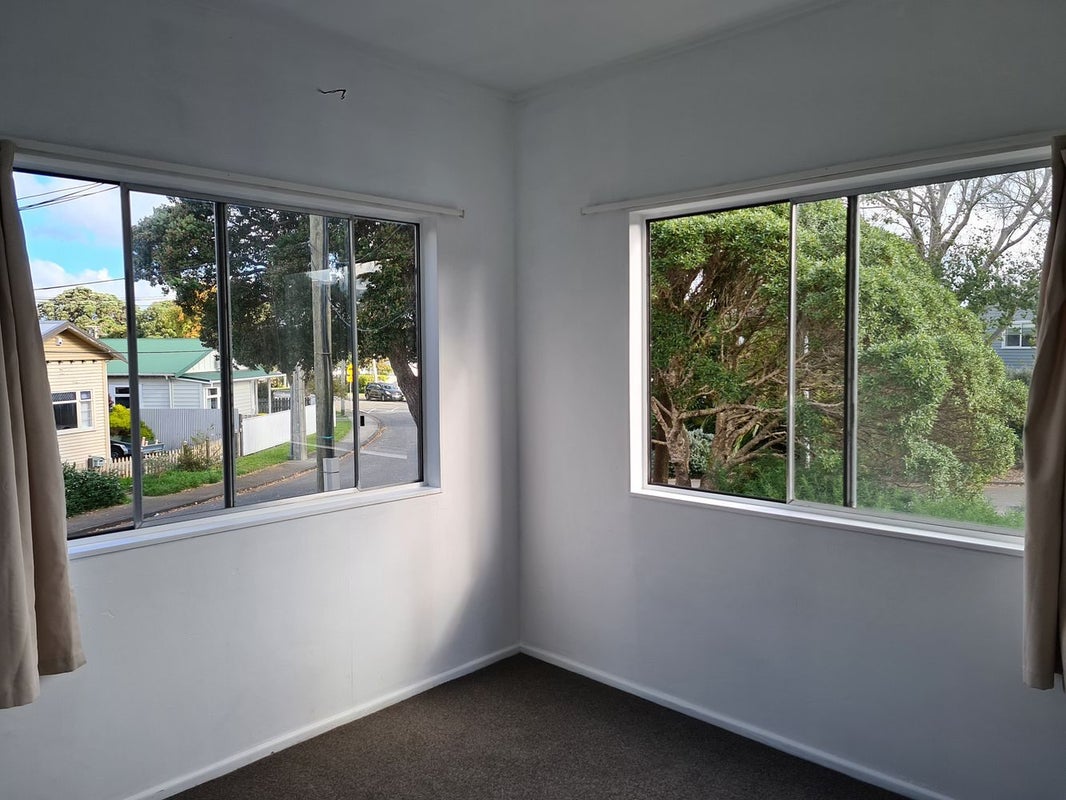 71B Randwick Crescent, Moera, Lower Hutt - Carousel 2