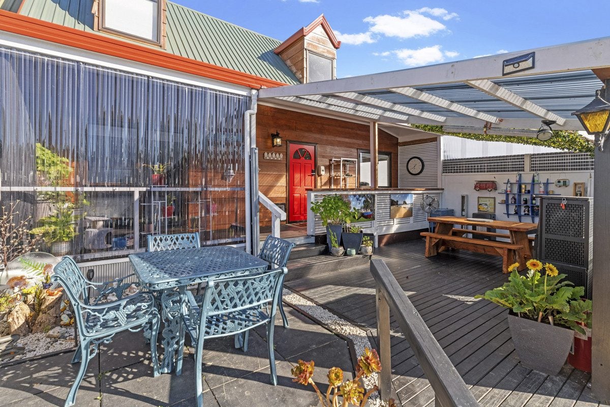2/8 Leven Lane, Totara Heights, Auckland - Carousel 1