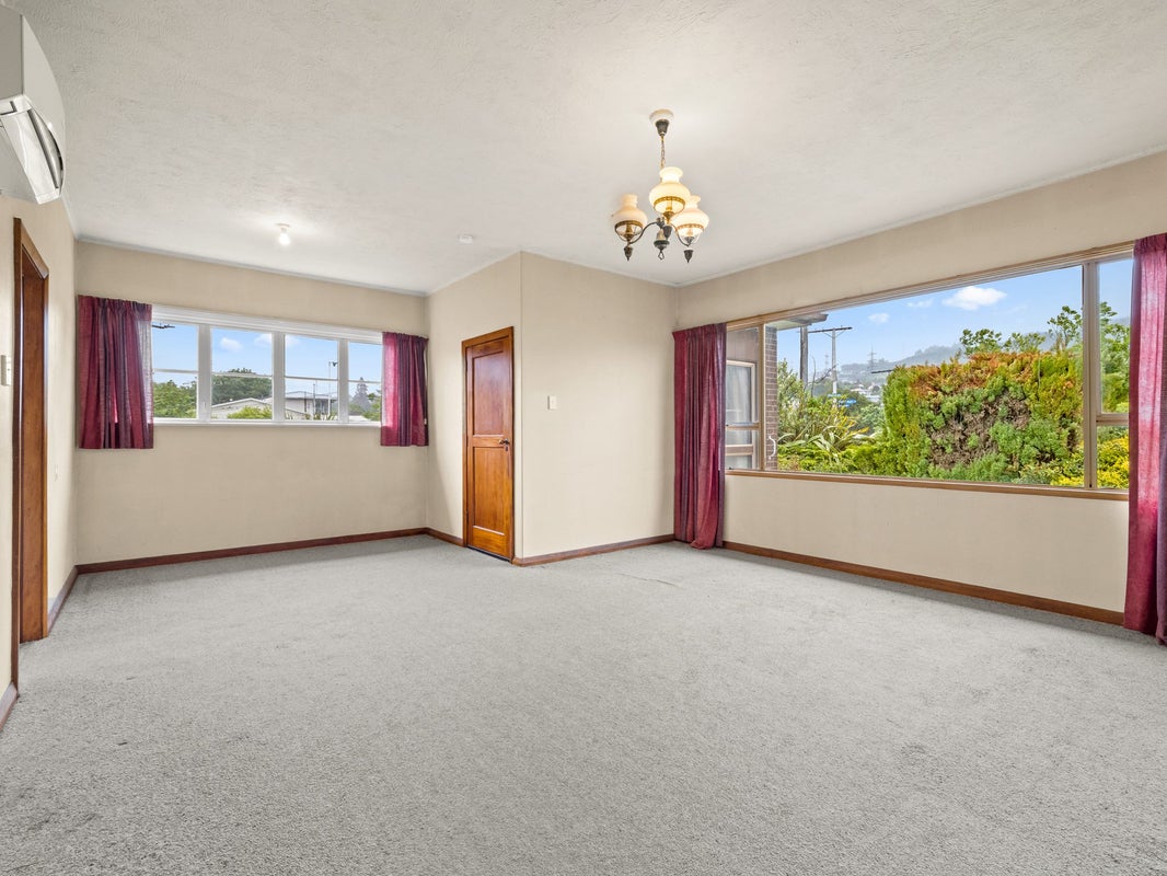 2 Holyrood Avenue, Wakari, Dunedin - Carousel 2