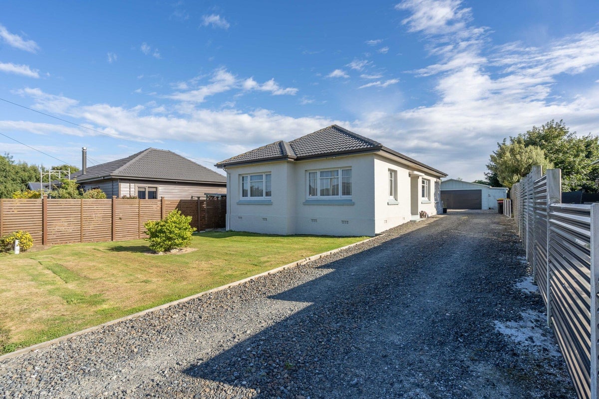 10 Lansdowne Street, Strathern, Invercargill - Carousel 1
