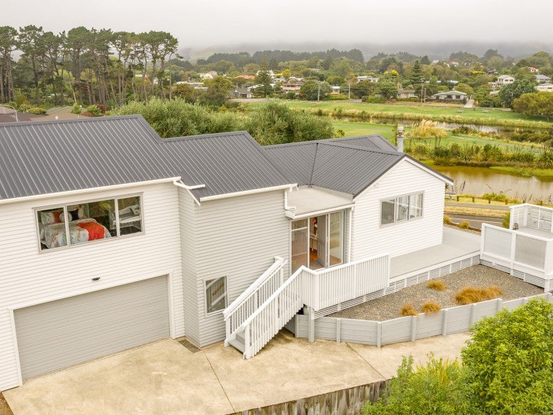 143 Weggery Drive, Waikanae Beach, Waikanae - Carousel 1