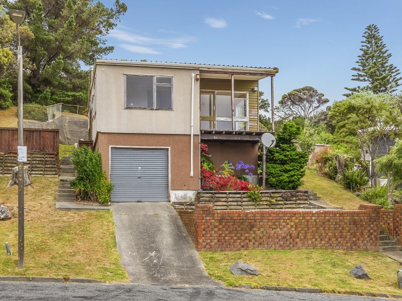 11 The Spinney, Titahi Bay, Porirua - Carousel 2
