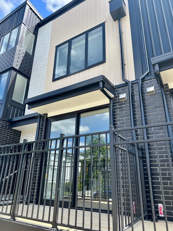 10/19 Windlass Street, Long Bay, Auckland - Carousel 2