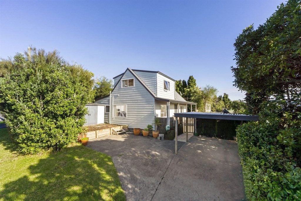 2/30 Bond Crescent, Forrest Hill, North Shore City - Carousel 1