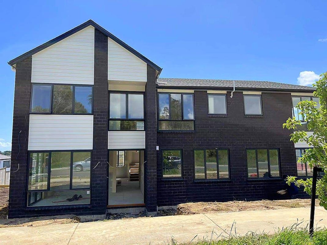 21B Arahanga Road, Flat Bush, Auckland - Carousel 1