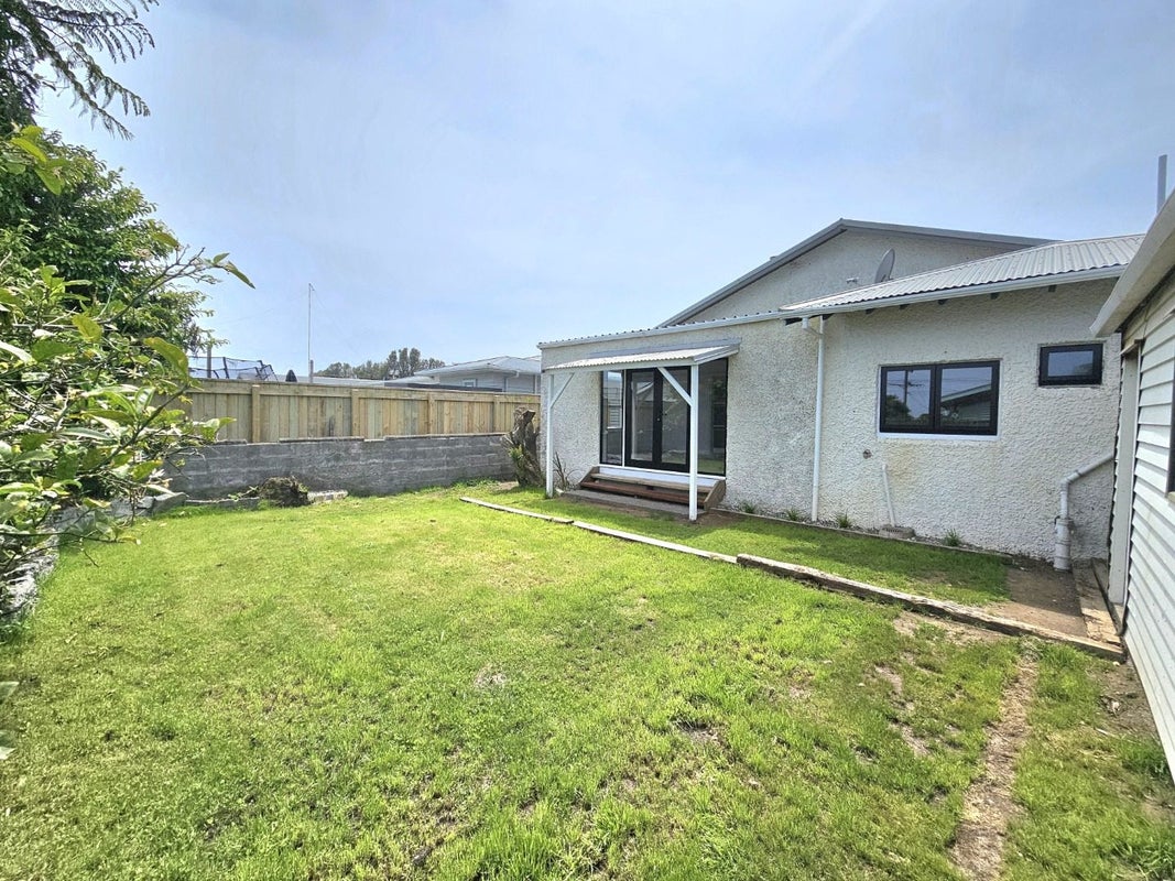 40 Record Street, Fitzroy, New Plymouth - Carousel 18