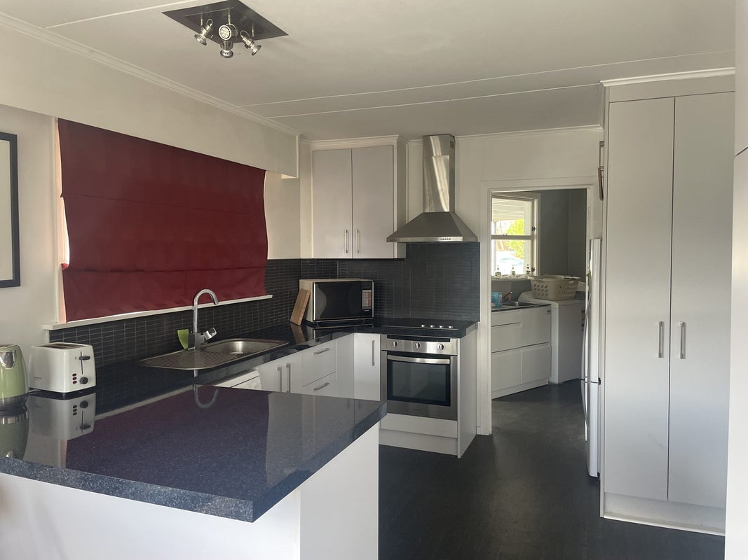8 Ipswich Street, Balclutha - Carousel 2