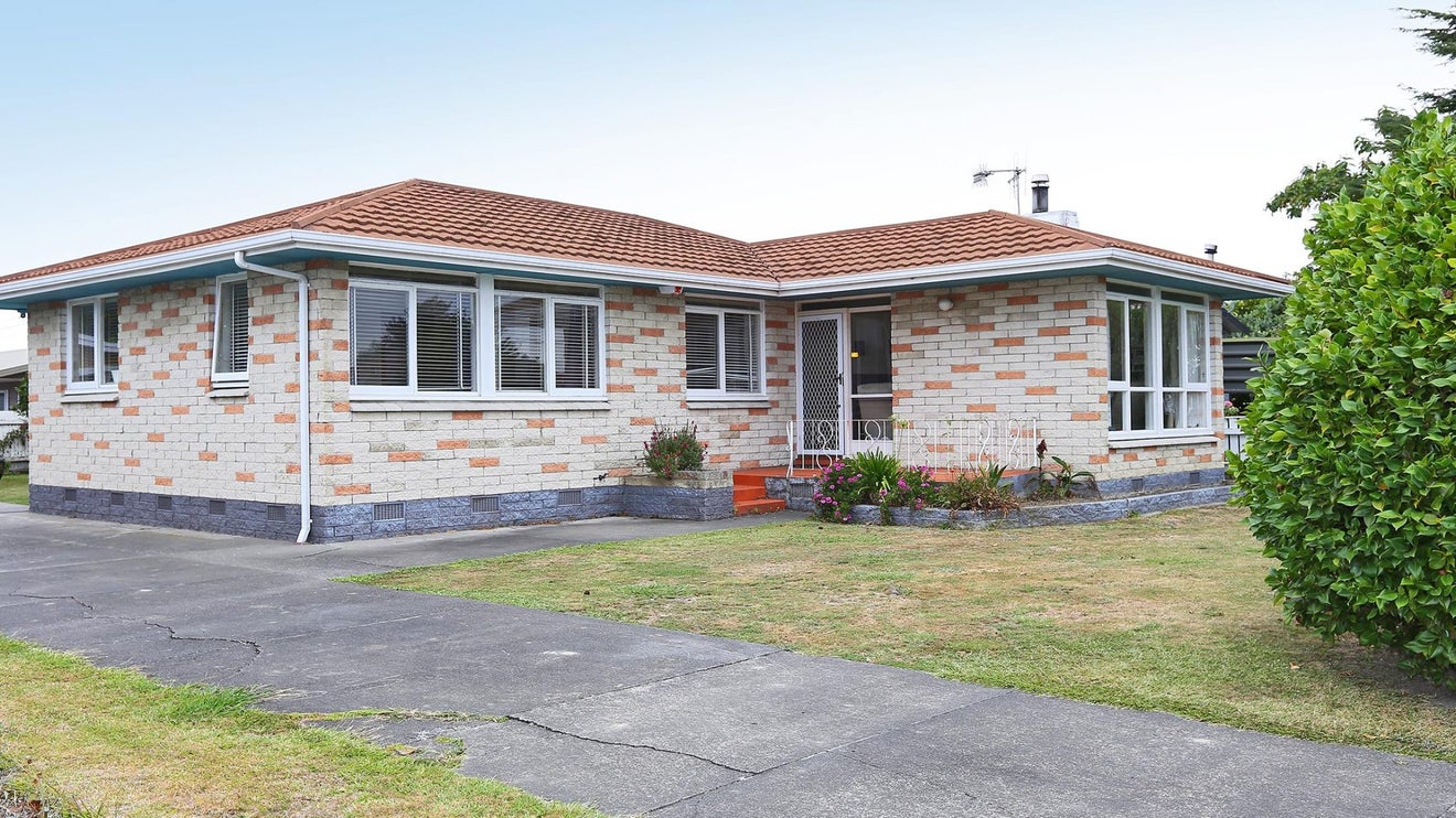 1403 Warwick Place, Mayfair, Hastings - Carousel 1