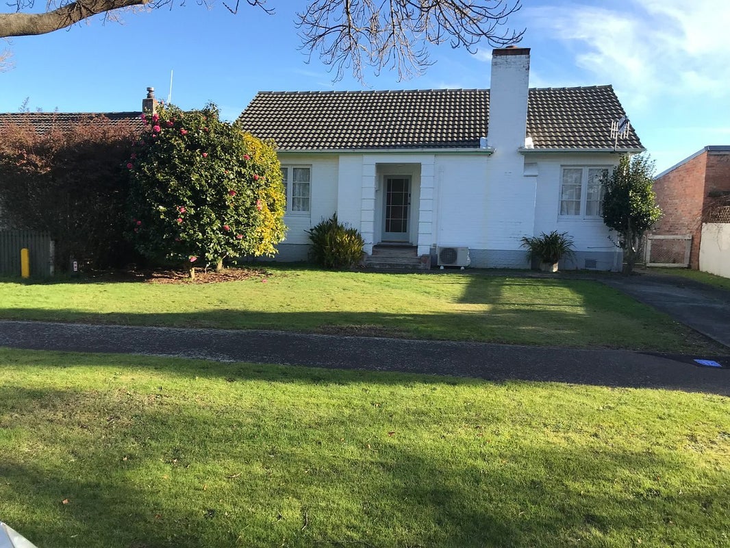 30 Ihle Street, Terrace End, Palmerston North - Carousel 1