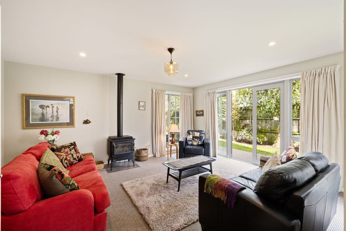 2 Mallard Place, Woolston, Christchurch - Carousel 2