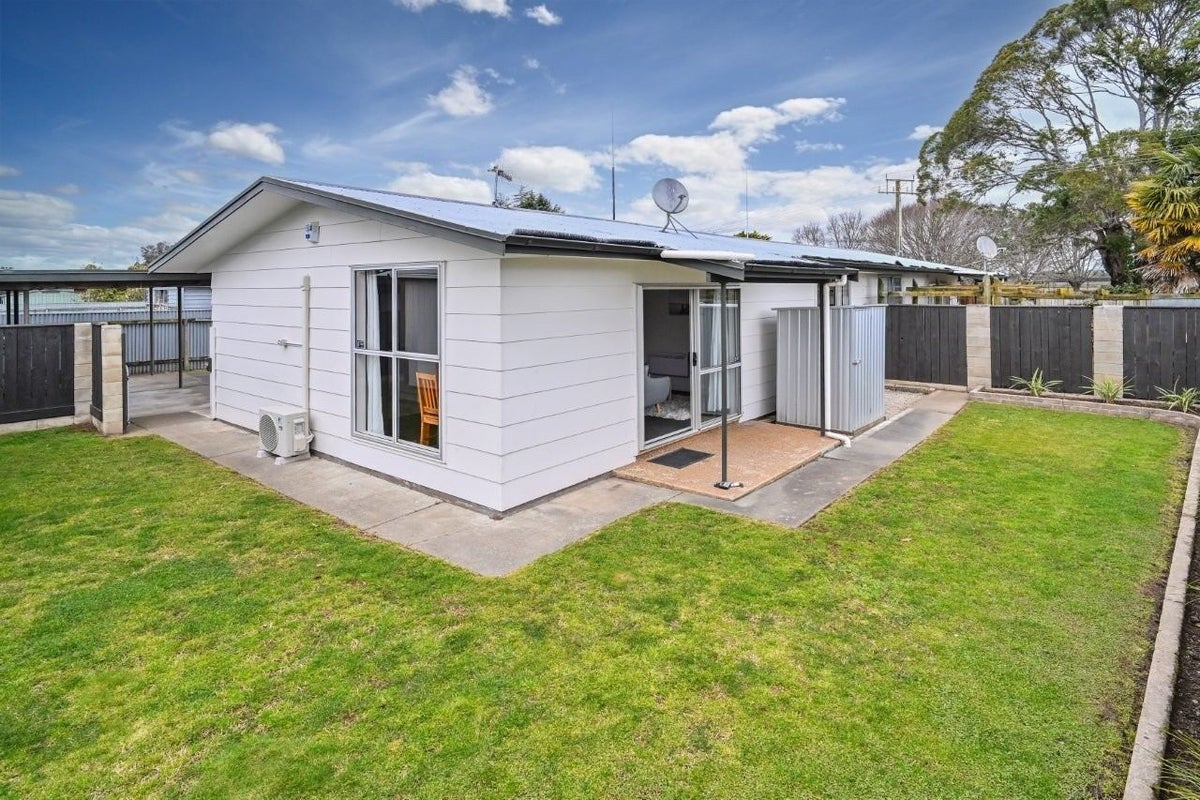 8B Walton Way, Flaxmere, Hastings - Carousel 1