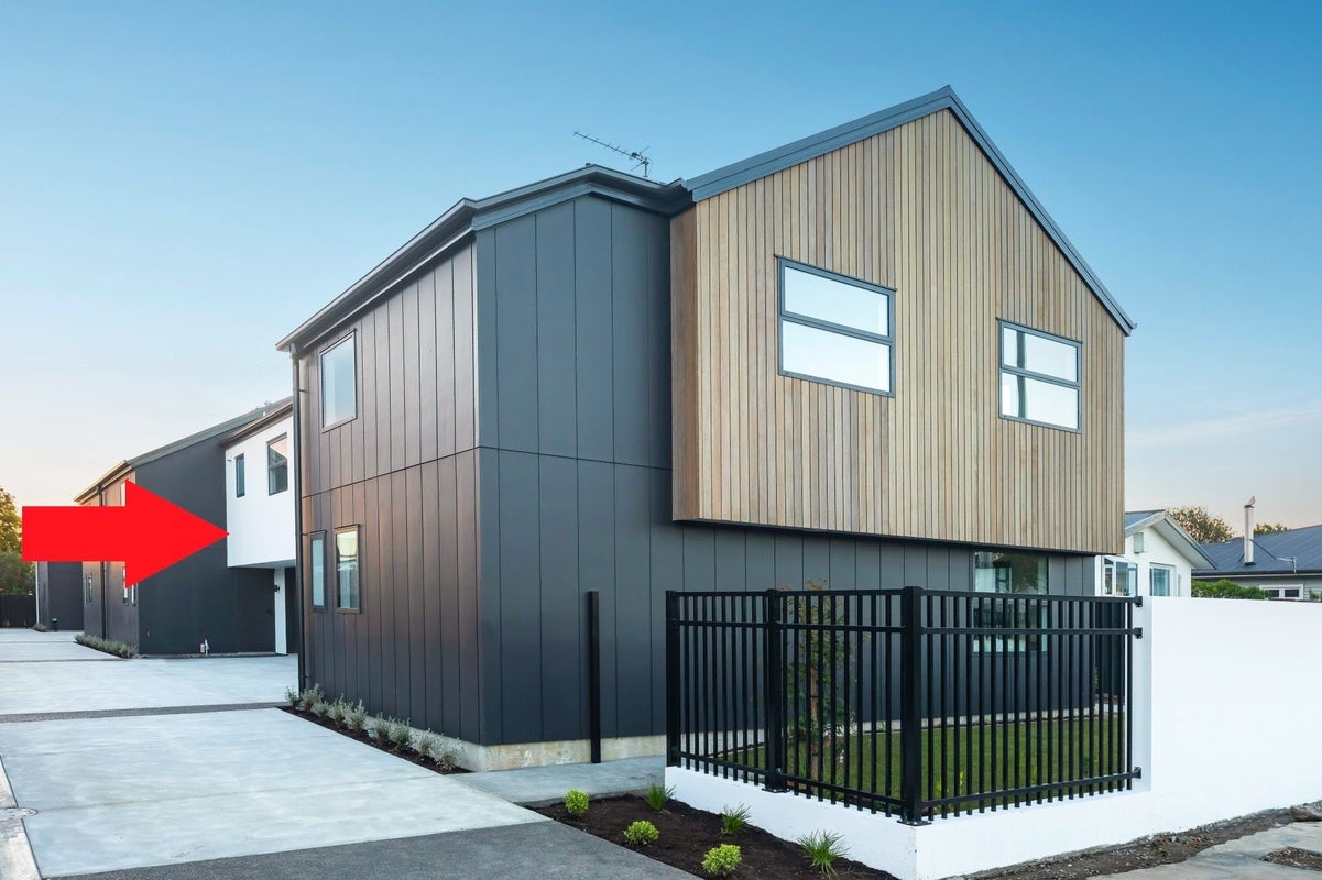 2/117 Hills Road, Edgeware, Christchurch - Carousel 1