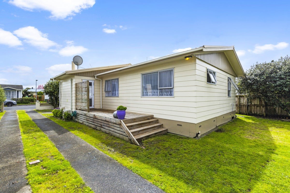 27 Lindsay Crescent, Nawton, Hamilton - Carousel 12