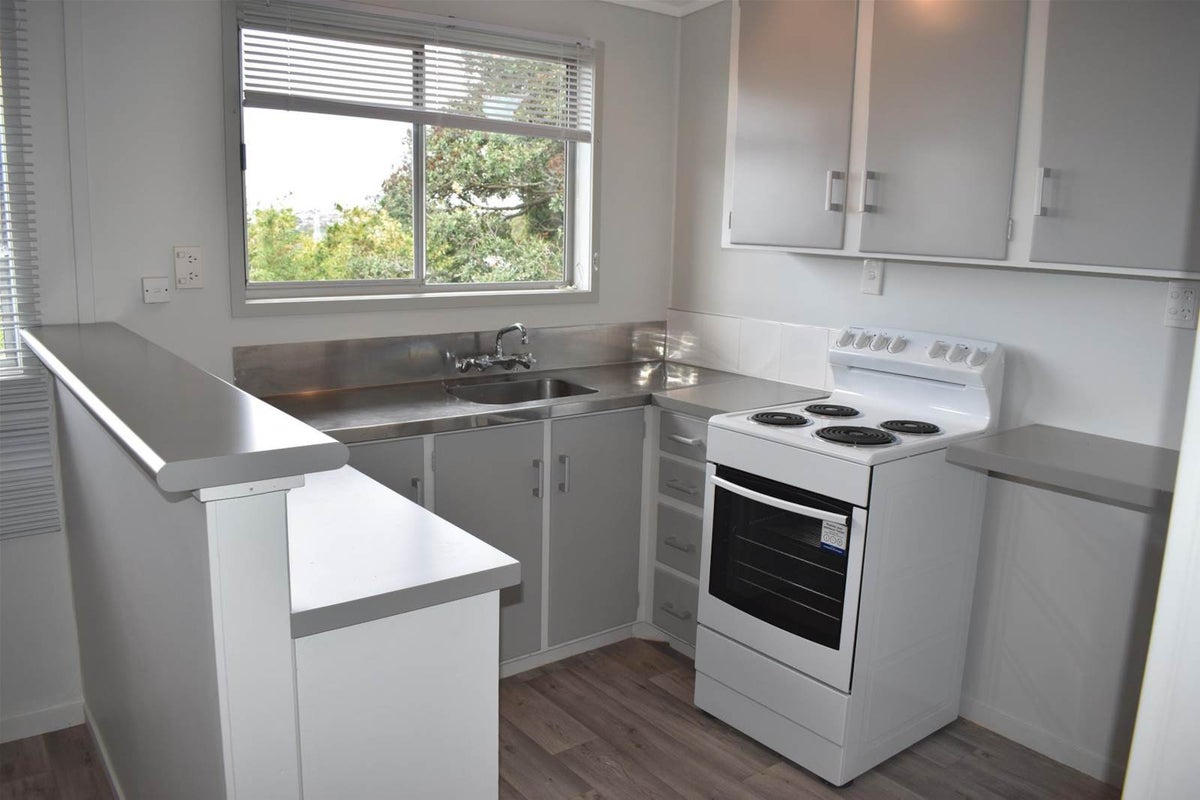 2/66 Astley Avenue, New Lynn, Auckland - Carousel 2