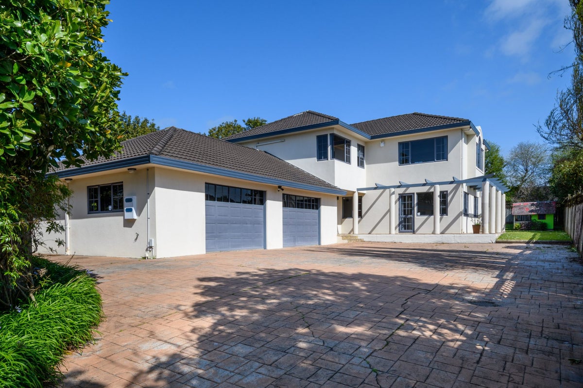 17 Tokay Place, Huapai, Kumeu - Carousel 1