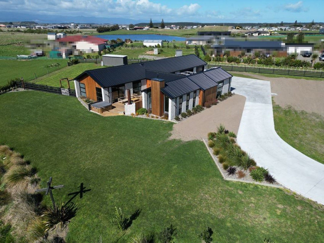 19 Carex Grove, Foxton Beach, Foxton - Carousel 1