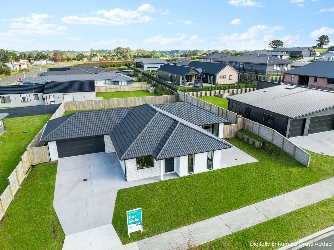 4 Trevor McMiken Drive, Patumahoe, Pukekohe - Carousel 1