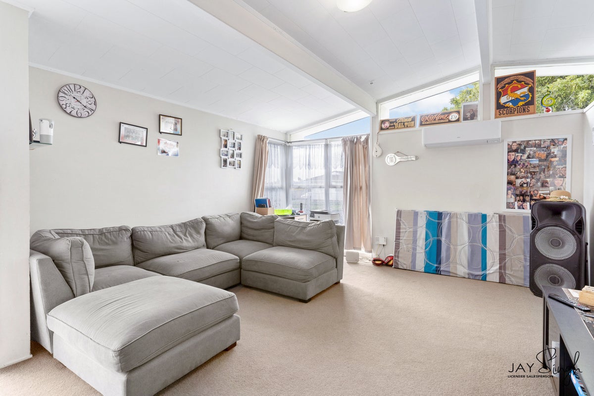 49 Othello Drive, Clover Park, Auckland - Carousel 2