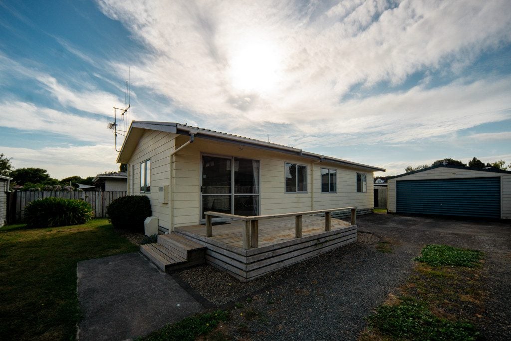 12B Greta Street, Glenview, Hamilton - Carousel 1
