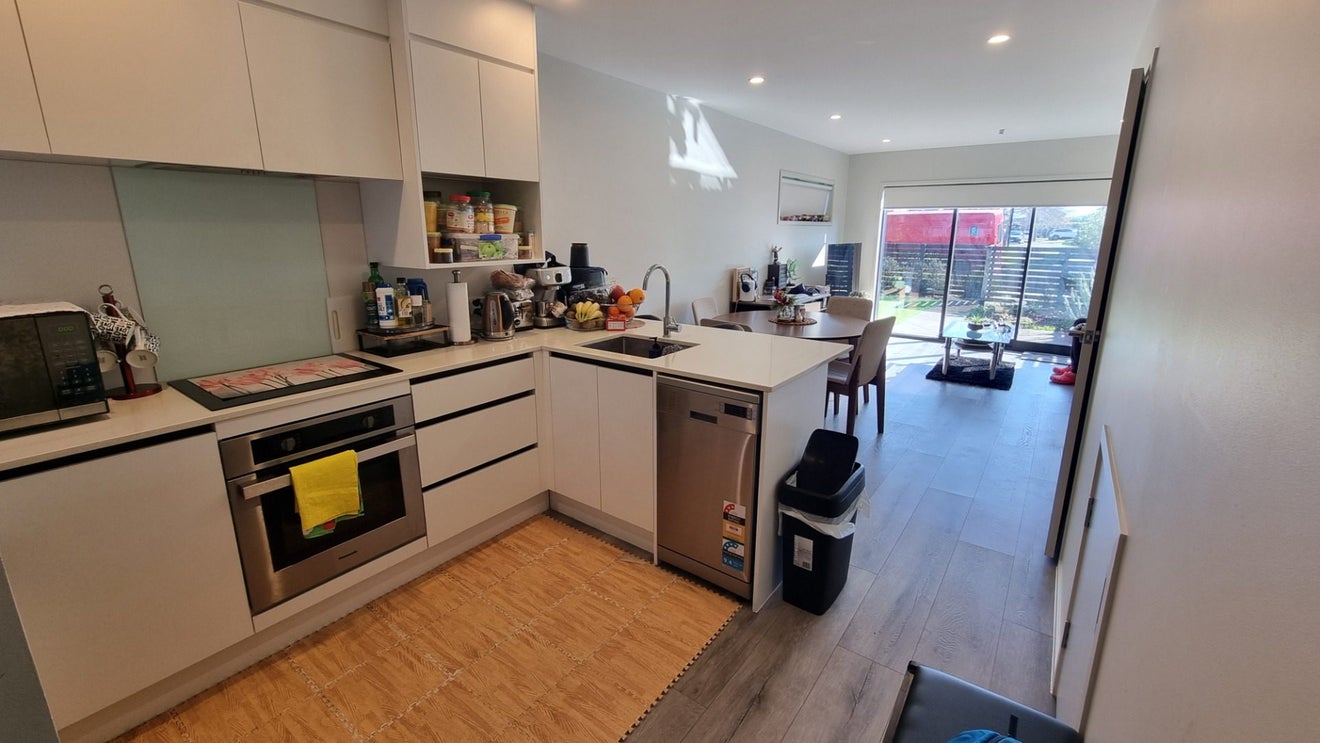 1/137 Hall Avenue, Favona, Auckland - Carousel 2