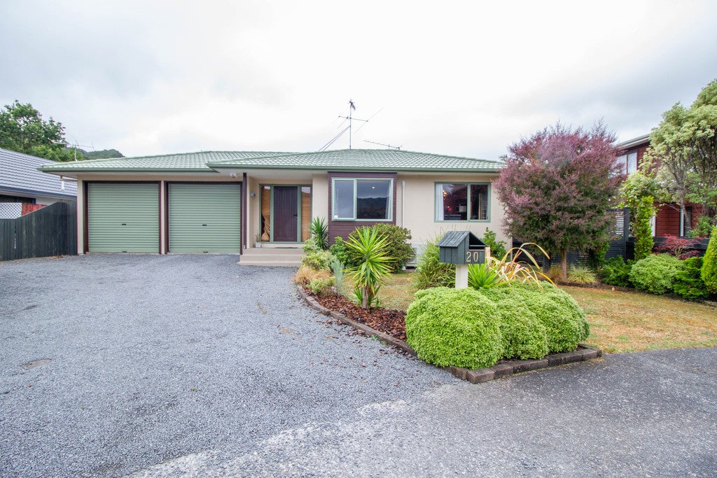20 Karamea Grove, Wainuiomata, Lower Hutt - Carousel 1
