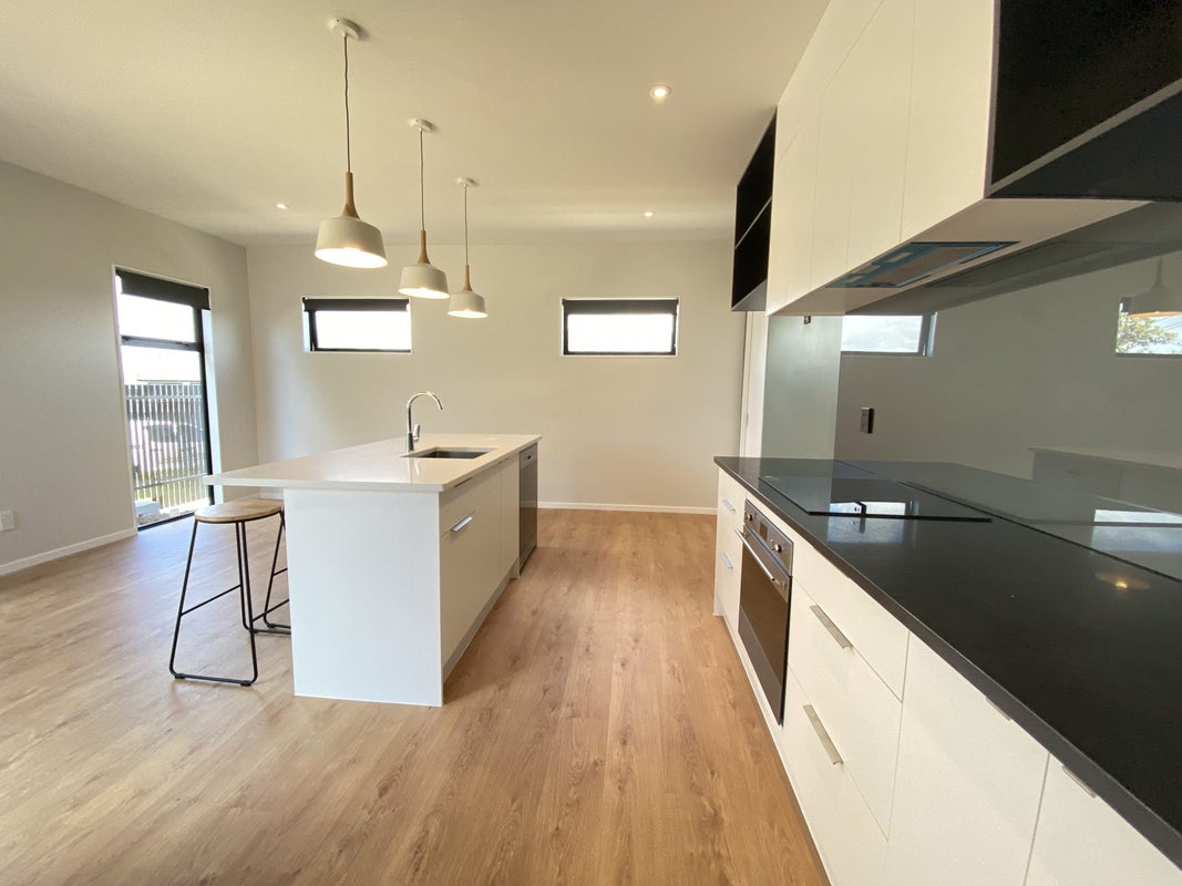 13A Lyndhurst Street, Wai o Taiki Bay, Auckland - Carousel 2