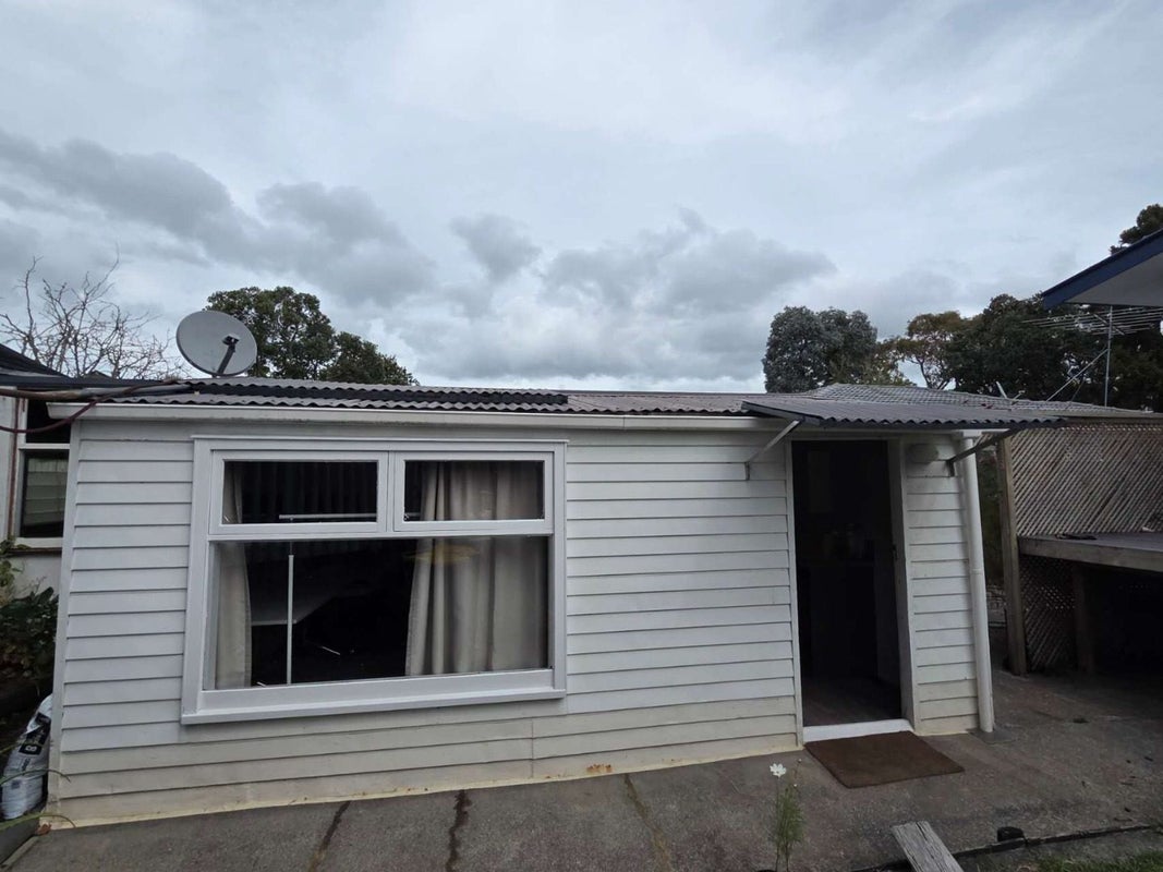 11 Arosa Place, Forrest Hill, Auckland - Carousel 1