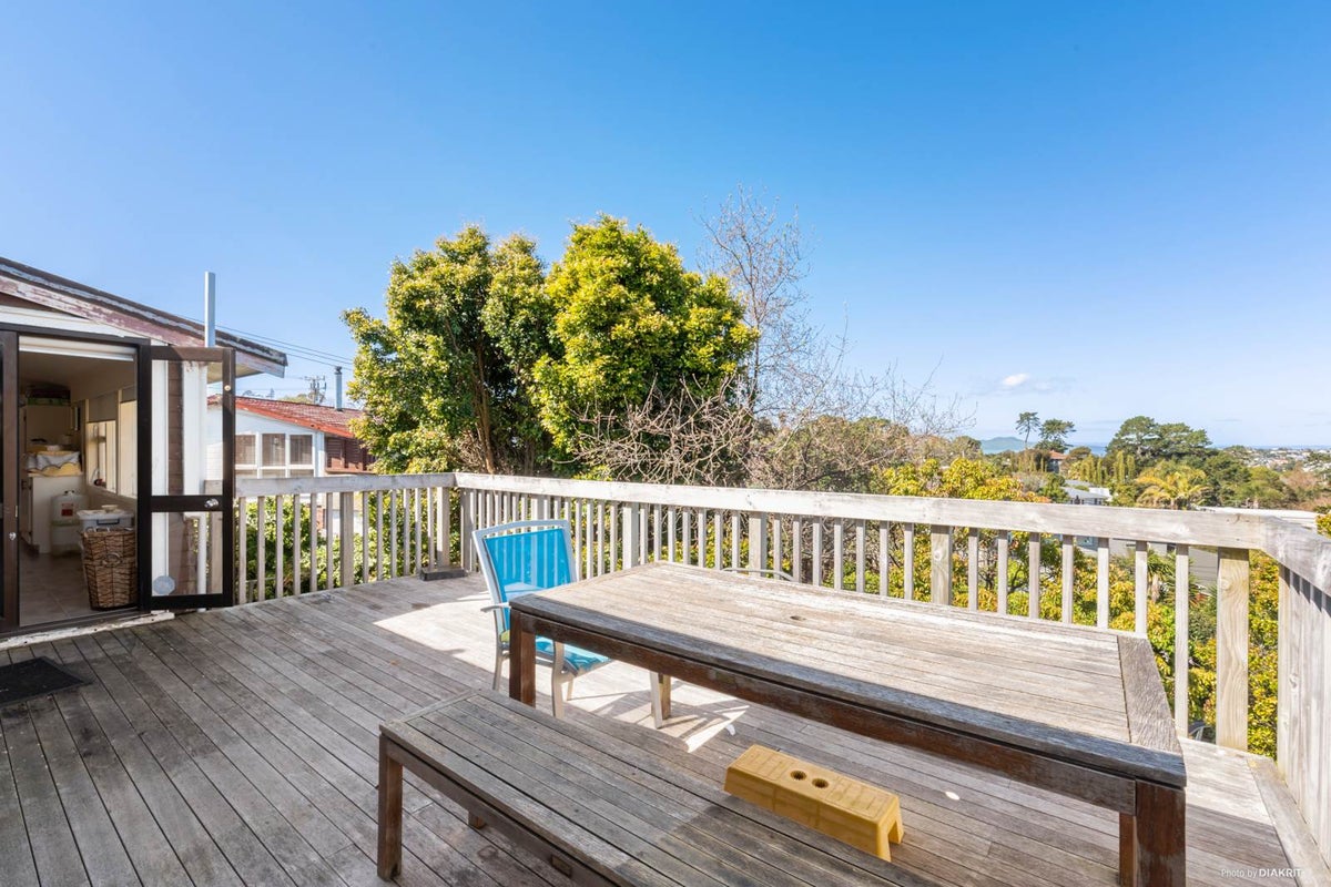 66 Carlisle Road, Browns Bay, Auckland - Carousel 2