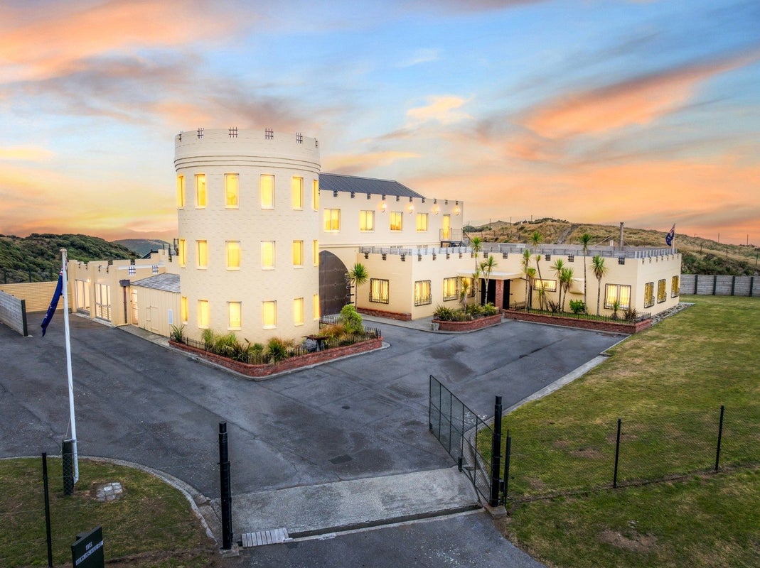 430 Hawkins Hill Road, Brooklyn, Wellington - Carousel 1