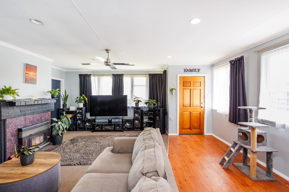 17 Tyne Street, Roslyn, Palmerston North - Carousel 2