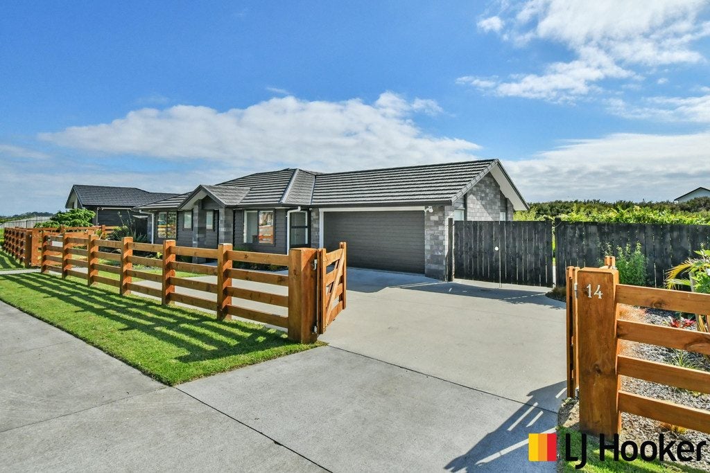 14 Dame Nganeko DR, Glenbrook, Glenbrook - Carousel 2