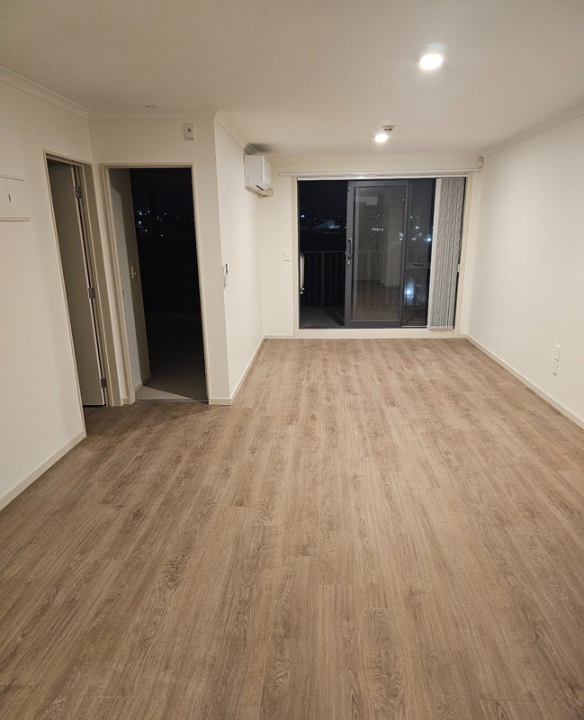 3Z/1 Wadier Place, Henderson, Auckland - Carousel 2