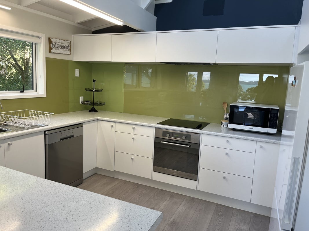 9 Pohutukawa Road, Beachlands, Auckland - Carousel 2
