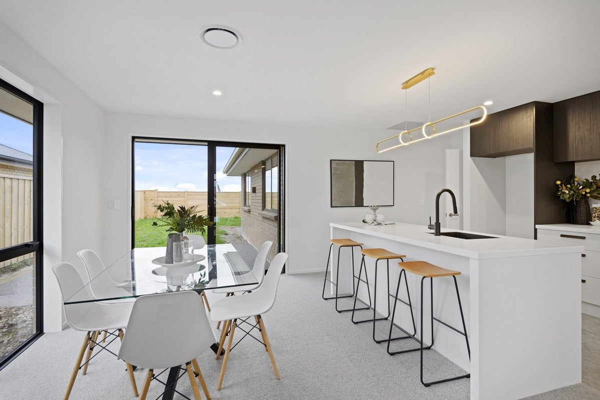 10 Chambers Avenue, Woodend, Woodend - Carousel 2