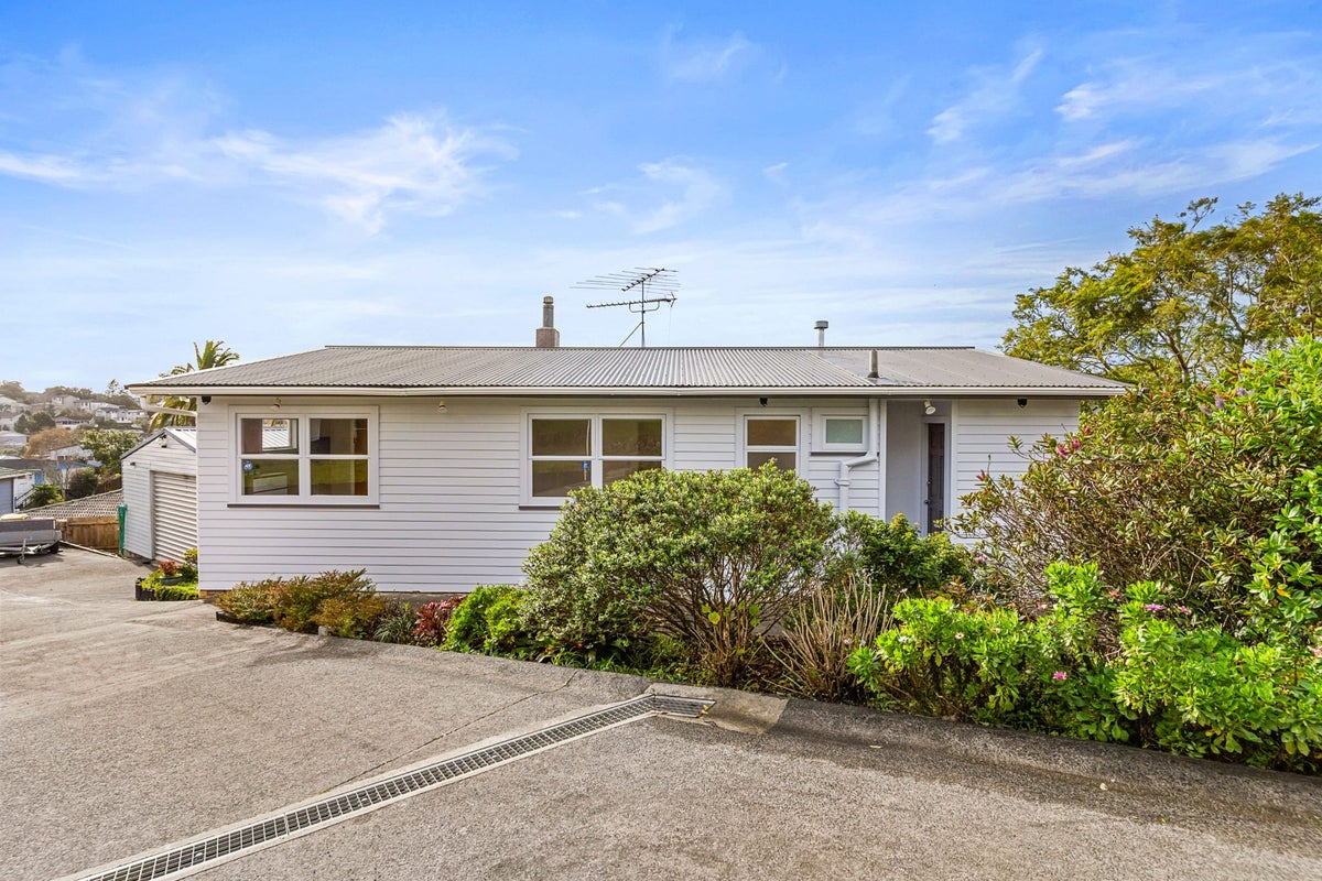 1/38 Weldene Avenue, Glenfield, Auckland - Carousel 1