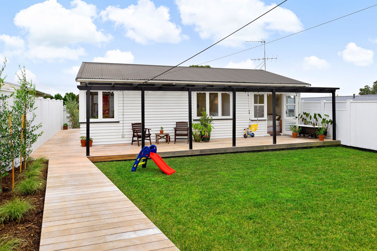 1/73 Glengarry Road, Glen Eden, Auckland - Carousel 1