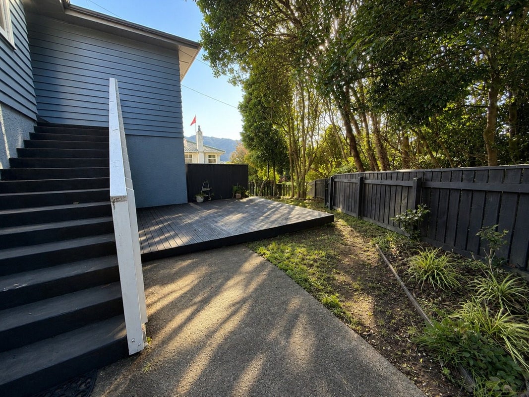 31 Mahoe Street, Tawa, Wellington - Carousel 10