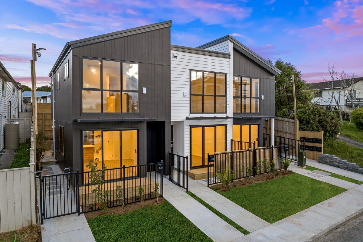 9/23 Tudor Road, Henderson, Auckland - Carousel 1