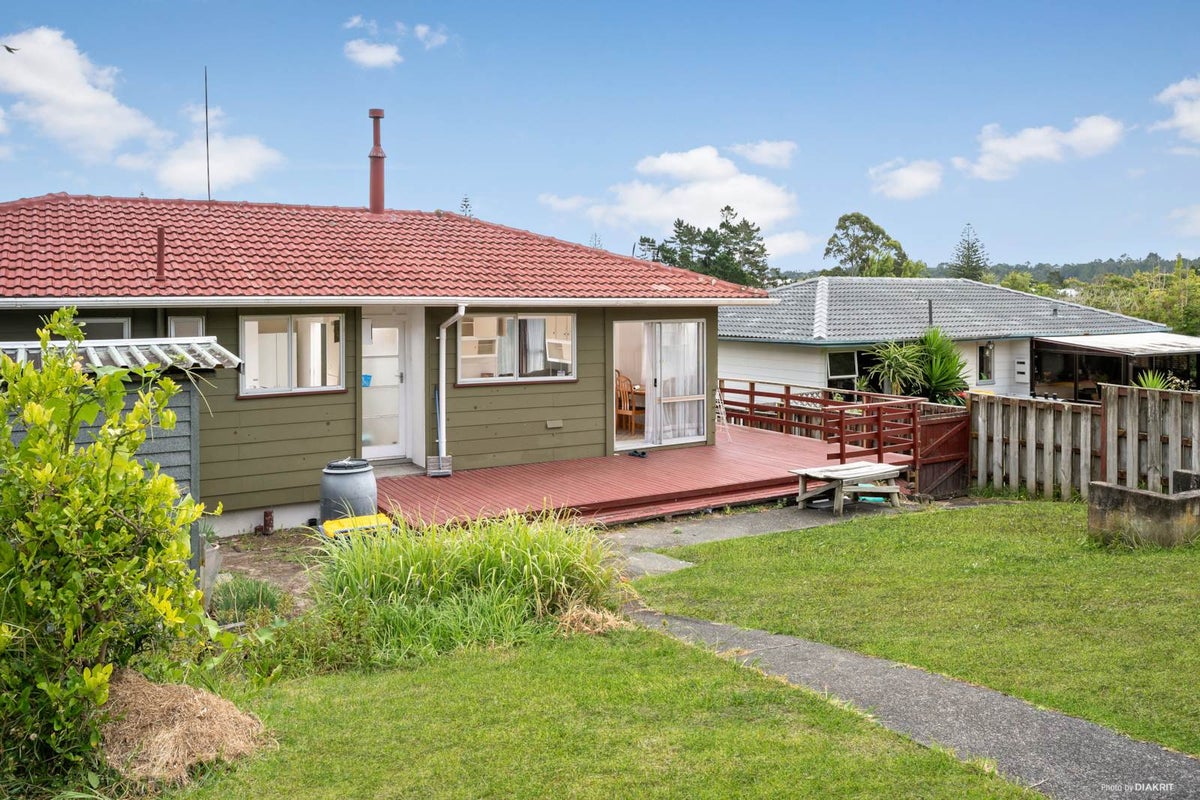 64 Hellyers Street, Birkdale, Auckland - Carousel 2