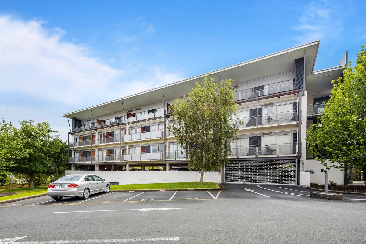 11A/210 Dairy Flat Highway, Albany, Auckland - Carousel 1