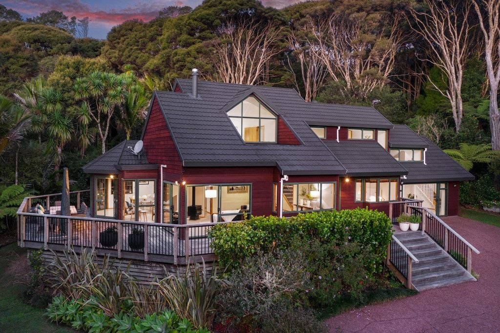 22 Cochran Road, Oratia, Auckland - Carousel 2