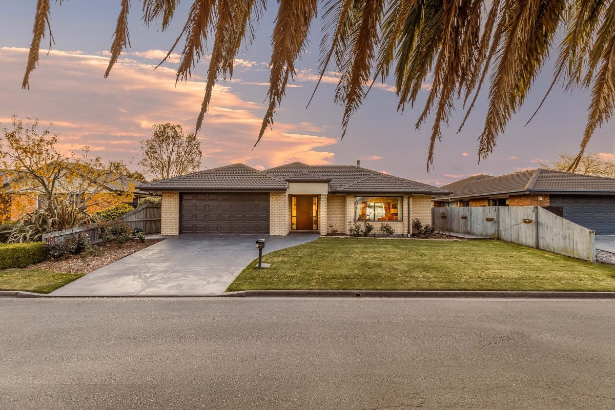 23 Laguna Gardens, Shirley, Christchurch - Carousel 1