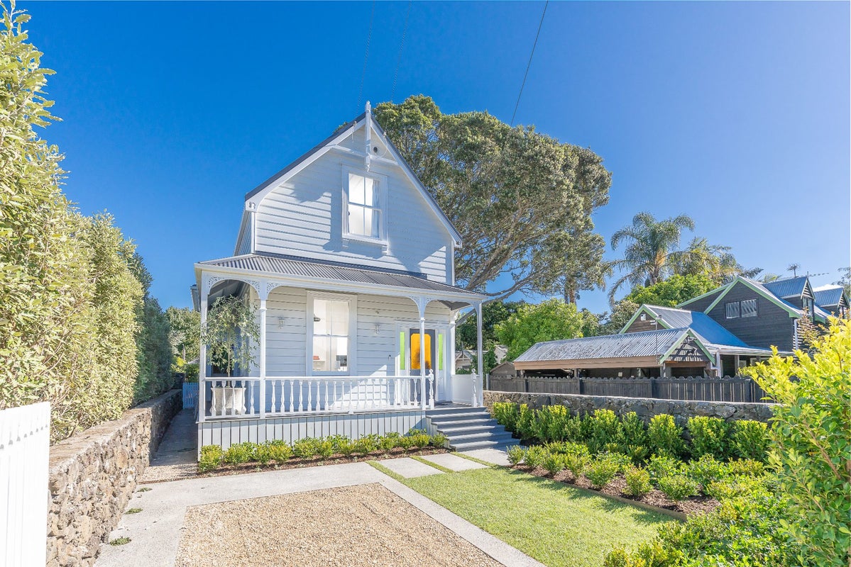 5 Edenvale Crescent, Mount Eden, Auckland - Carousel 2