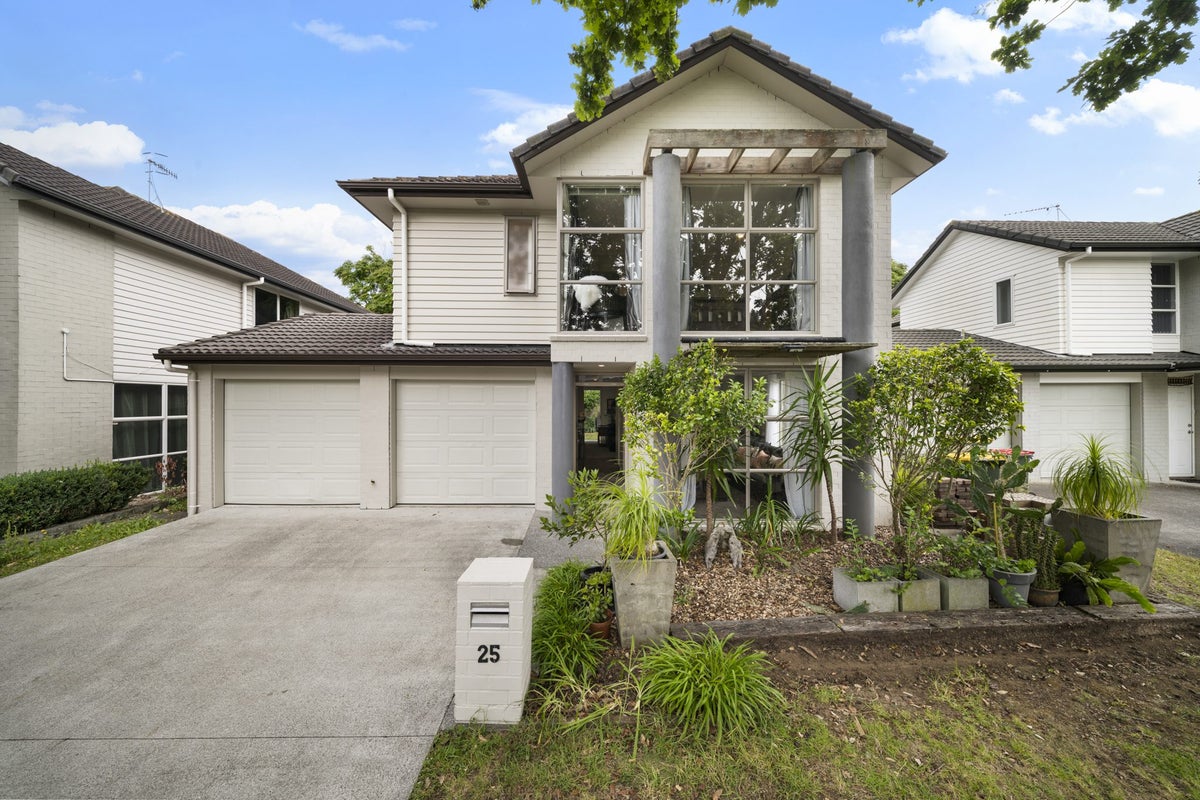 25 The Track, Takanini, Auckland - Carousel 1