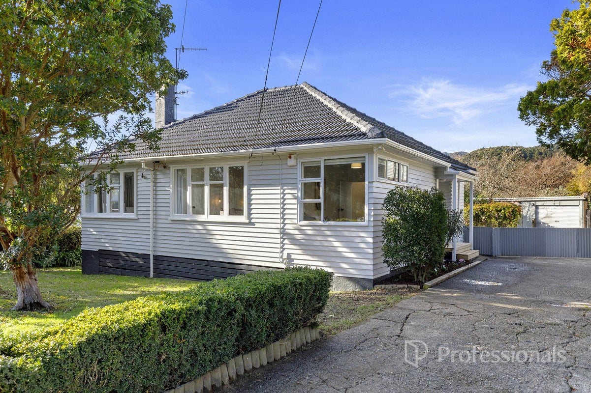 2 Hill Grove, Naenae, Lower Hutt - Carousel 1