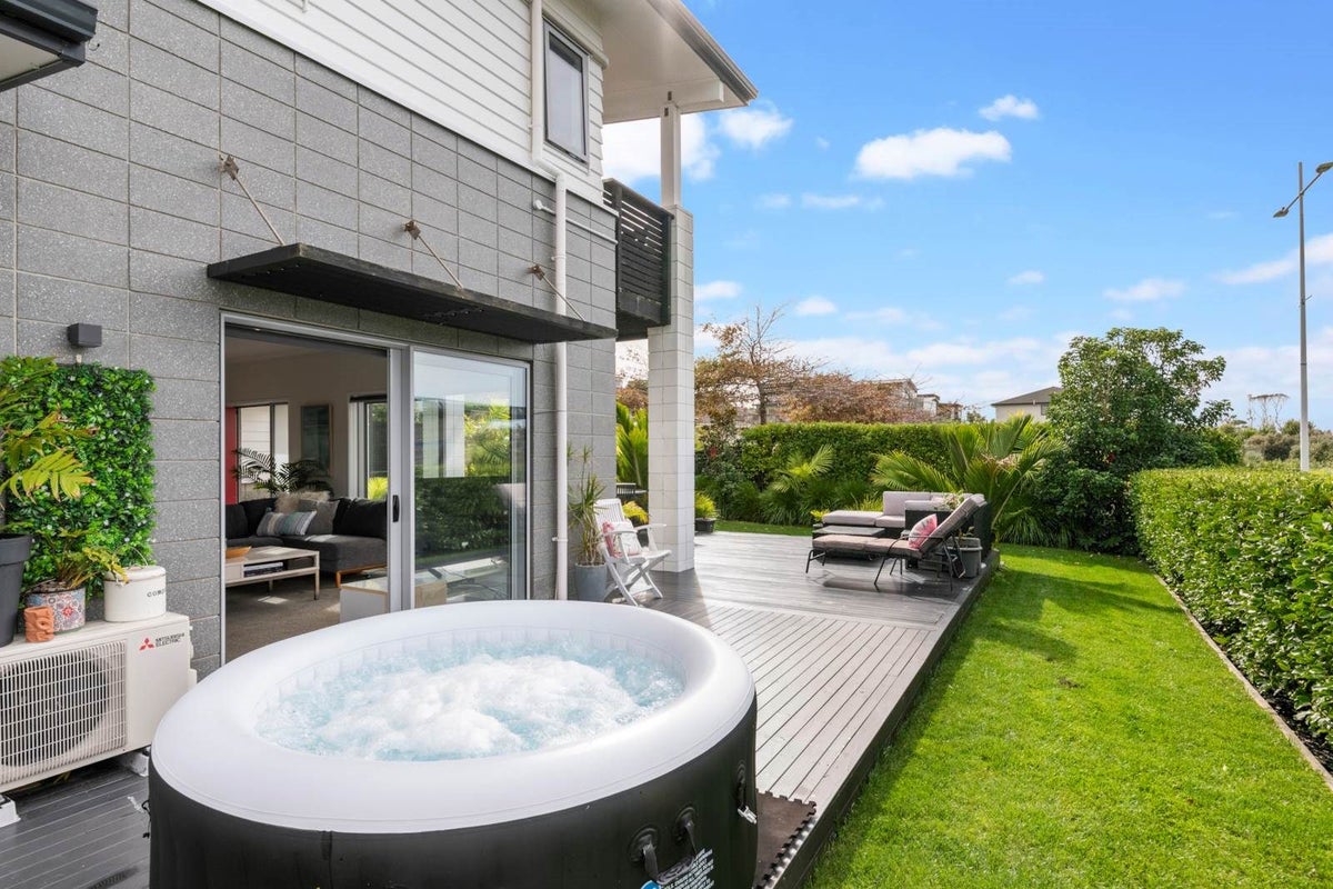 68B Te Oneroa Way, Long Bay, Auckland - Carousel 2